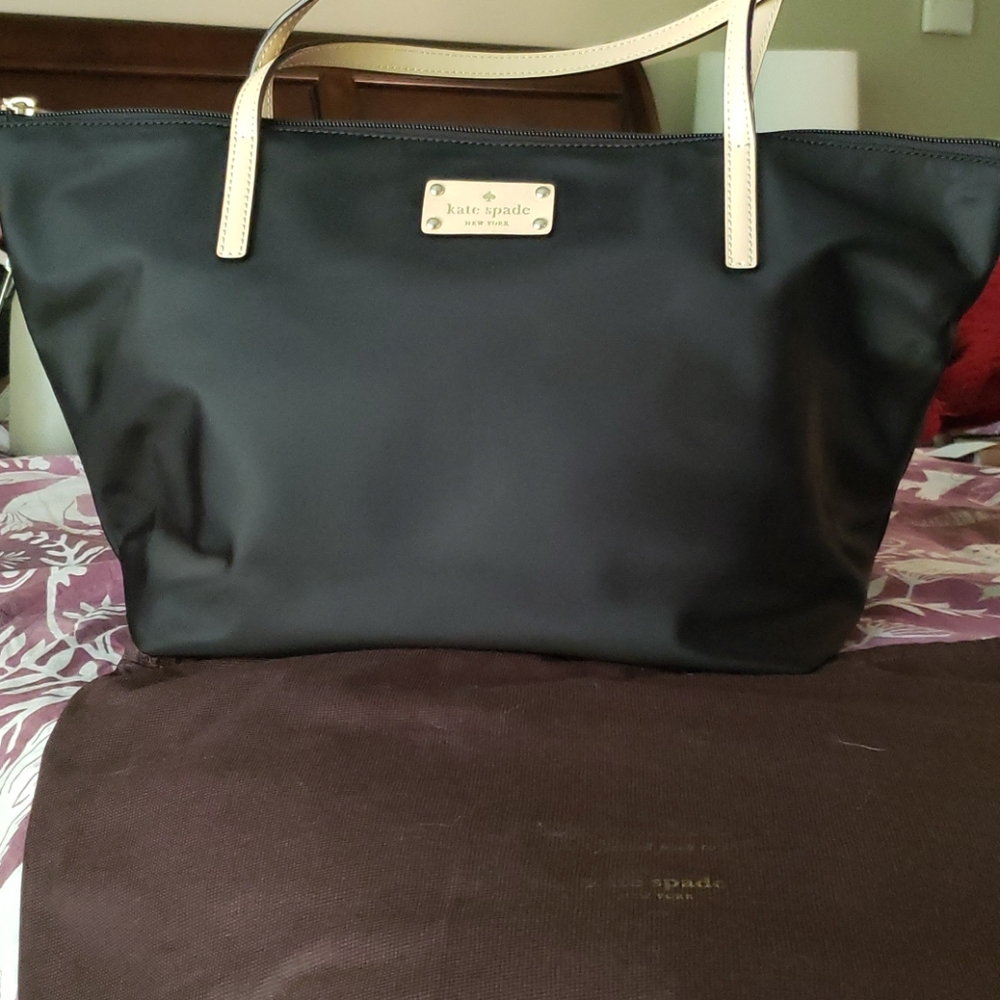 BRAND NEW! NEVER USED! Kate Spade satchel!